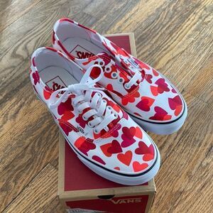 1 LEFT! Size 5.5-Vans Authentic Valentines ♥️